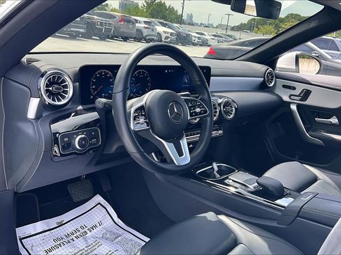 Used 2022 Mercedes-Benz CLA 250 image 16