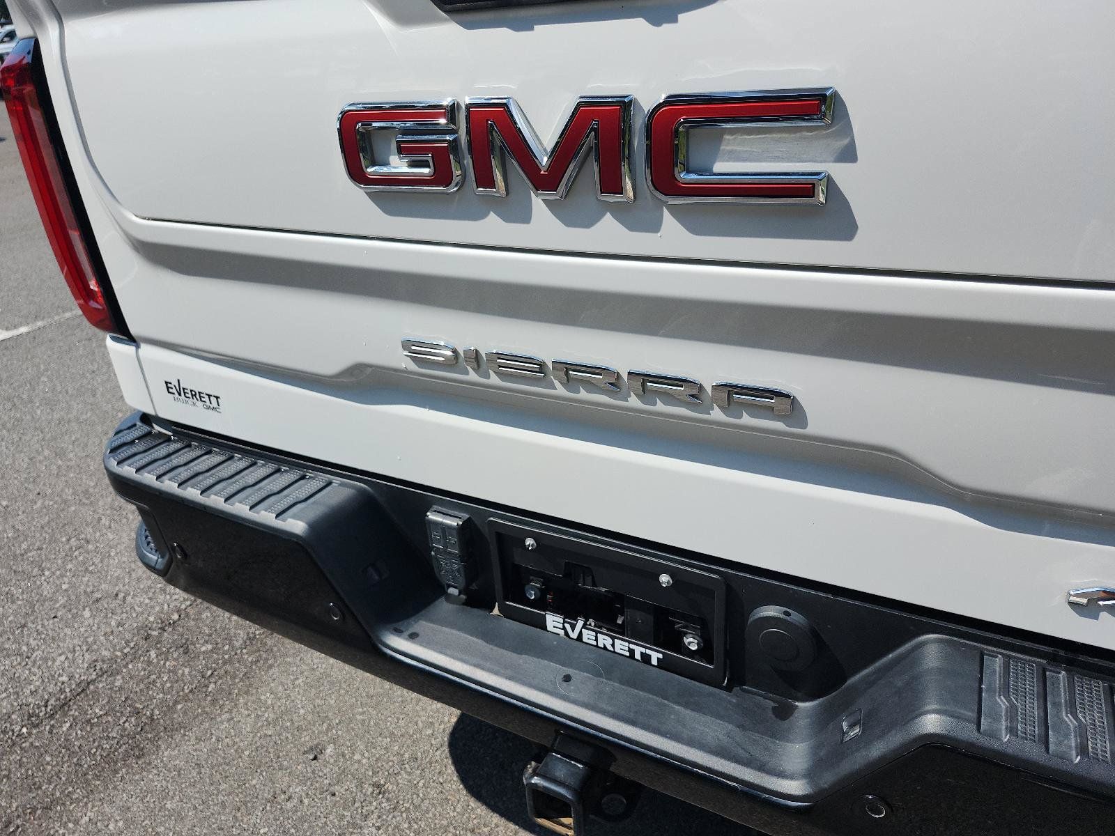 Used 2024 GMC Sierra 1500 AT4X AWD/4WD image 4