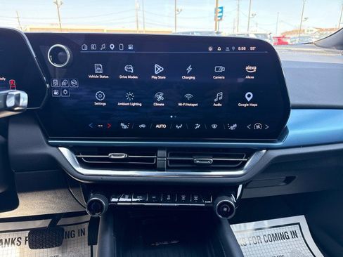 Used 2025 Chevrolet Equinox EV LT w/ Convenience Package image 20