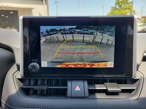 Used 2023 Toyota RAV4 LE FWD image 13