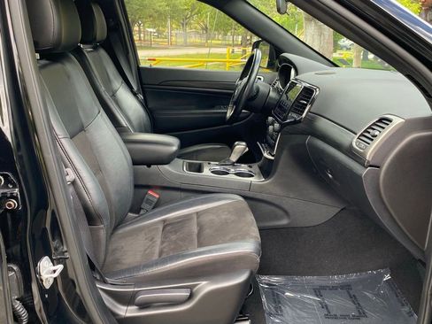 Used 2021 Jeep Grand Cherokee Laredo X image 36