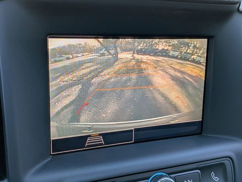 Used 2023 GMC Terrain SLE w/ Driver Convenience Package FWD image 23