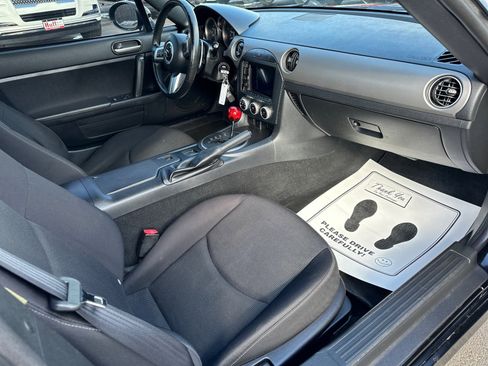 Used 2011 MAZDA MX-5 Miata Sport image 13