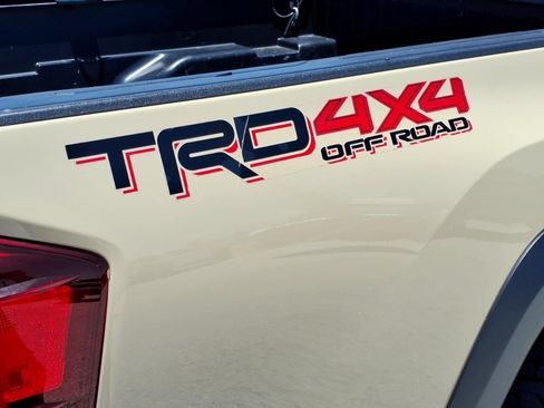 Used 2019 Toyota Tacoma TRD Off-Road AWD/4WD image 14