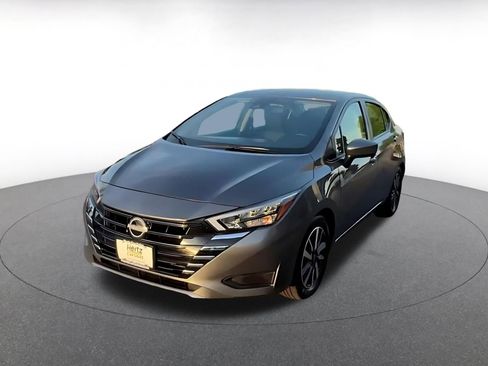 Used 2025 Nissan Versa SV image 7