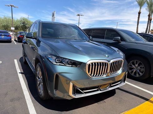 Used 2024 BMW X5 xDrive40i w/ Premium Package AWD/4WD image 2
