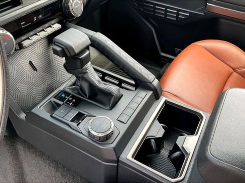 Used 2025 Toyota 4Runner SR5 image 18