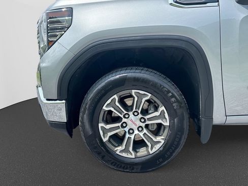 Used 2025 GMC Sierra 1500 SLT AWD/4WD image 14