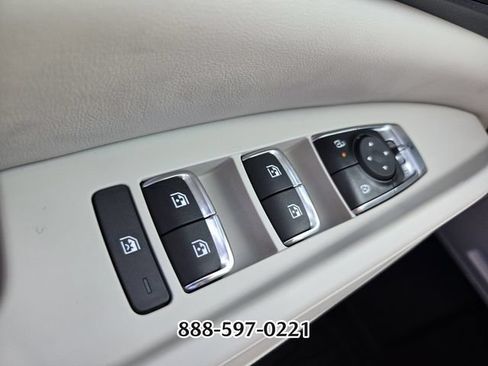Used 2026 Kia Carnival EX FWD image 33