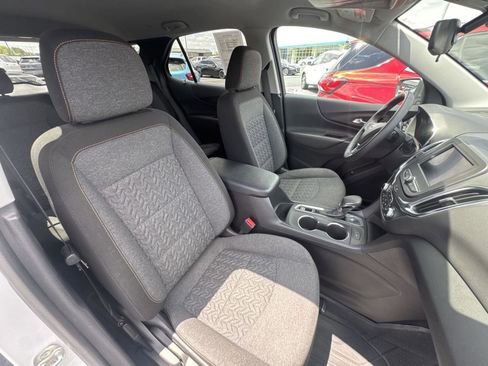 Used 2024 Chevrolet Equinox LT w/ LPO, Floor Liner Package FWD image 18