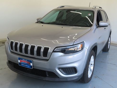 Used 2021 Jeep Cherokee Latitude image 9