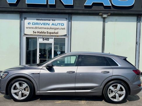 Used 2019 Audi e-tron Prestige w/ Prestige Package image 36