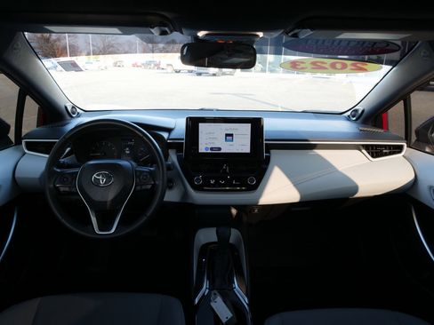 Used 2023 Toyota Corolla SE w/ SE Premium Package image 18