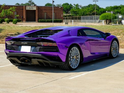Used 2018 Lamborghini Aventador S AWD/4WD image 10