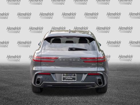 Used 2022 Genesis GV70 2.5T w/ Select Package AWD/4WD image 9