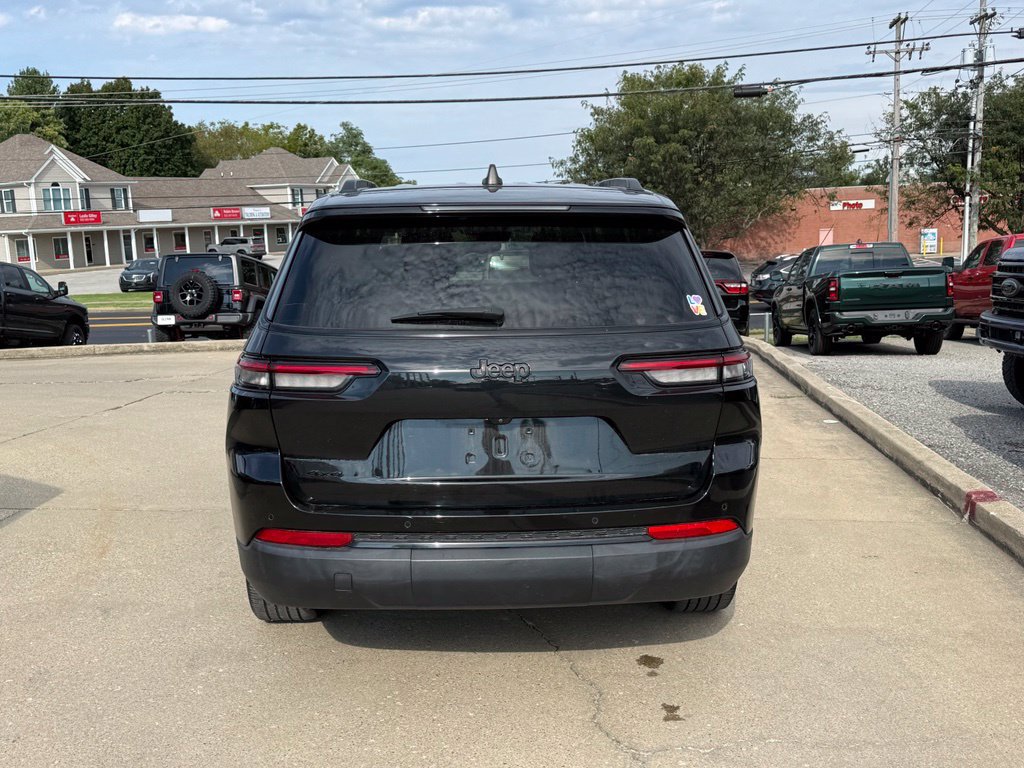 Used 2023 Jeep Grand Cherokee L Laredo AWD/4WD image 7