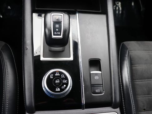 Used 2024 Mitsubishi Outlander AWD image 43
