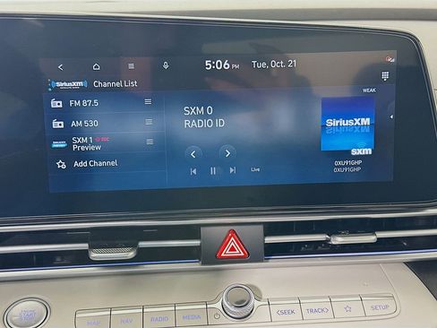 New 2025 Hyundai Elantra Limited image 11