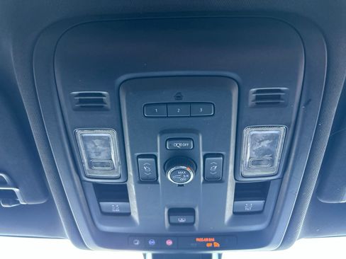 Used 2021 Chevrolet Tahoe LT w/ LT Signature Package RWD image 33
