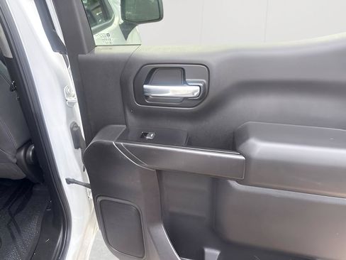 Used 2019 Chevrolet Silverado 1500 Custom Trail Boss w/ Custom Convenience Package AWD/4WD image 12