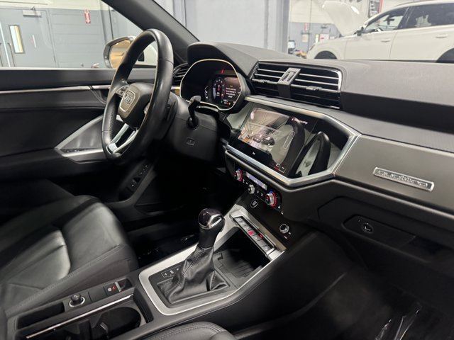 Certified 2024 Audi Q3 2.0T Premium w/ Convenience Package AWD/4WD image 30