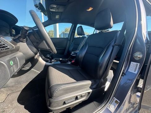 Used 2016 Honda Accord Sport image 16