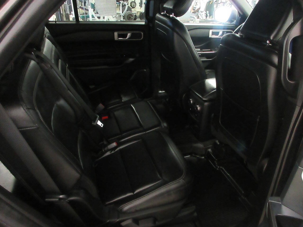 Used 2020 Ford Explorer XLT w/ Equipment Group 202A AWD/4WD image 29