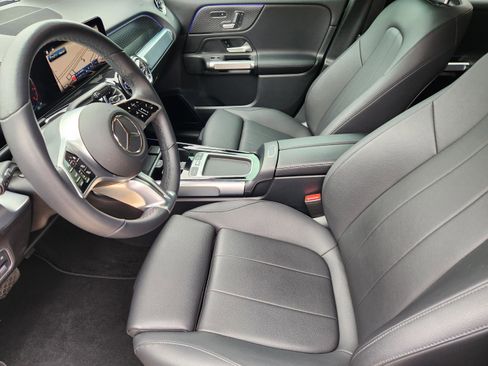 Certified 2025 Mercedes-Benz GLB 250 image 13