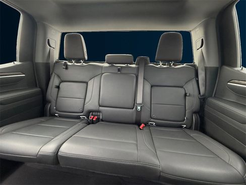 Used 2025 GMC Sierra 1500 SLT image 16