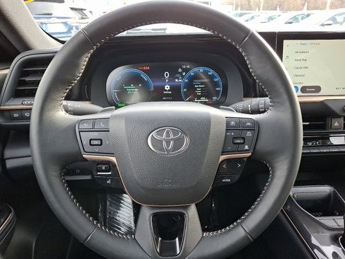 Used 2025 Toyota Crown Signia image 16