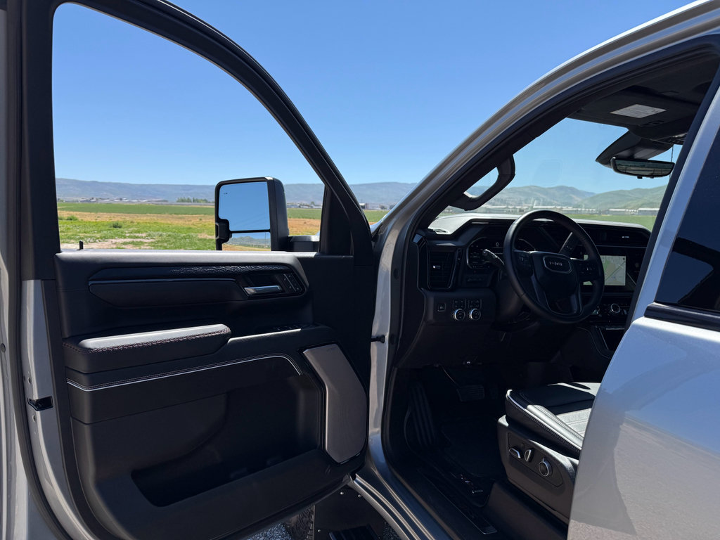 Used 2025 GMC Sierra 2500 AT4X AWD/4WD image 12
