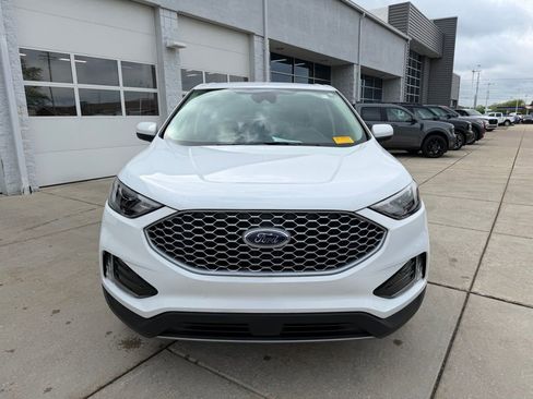 Used 2023 Ford Edge SEL w/ Convenience Package AWD/4WD image 2
