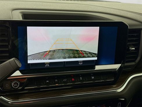 Used 2024 Chevrolet Silverado 1500 LT image 8