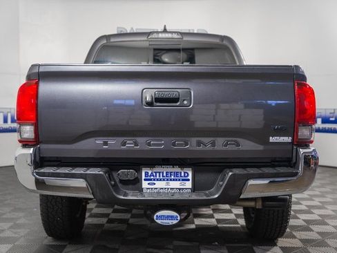 Used 2019 Toyota Tacoma TRD Off-Road image 5