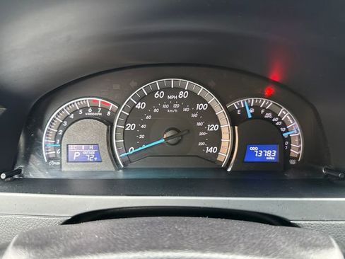 Used 2014 Toyota Camry SE FWD image 12