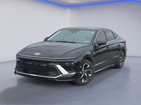 Used 2024 Hyundai Sonata SEL FWD image 2