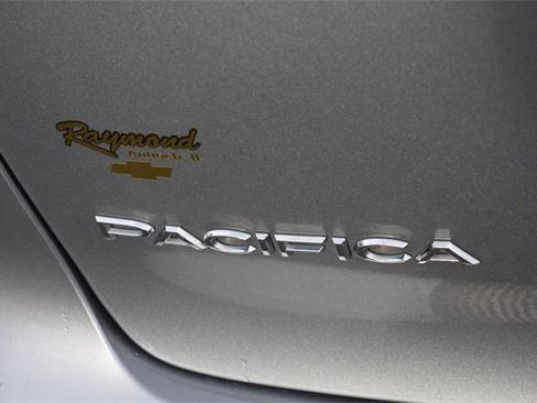 Used 2021 Chrysler Pacifica Limited image 18