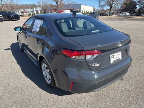 Used 2025 Toyota Corolla LE image 3