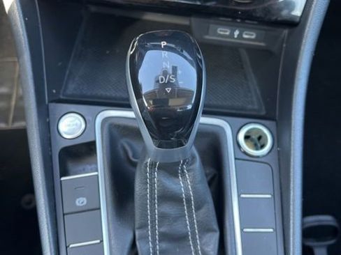 Used 2024 Volkswagen Jetta SE image 17