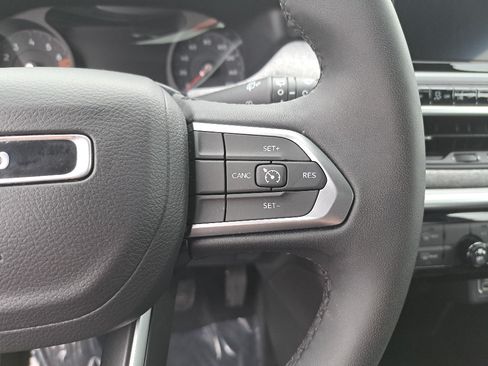 Certified 2025 Jeep Compass Latitude AWD/4WD image 18