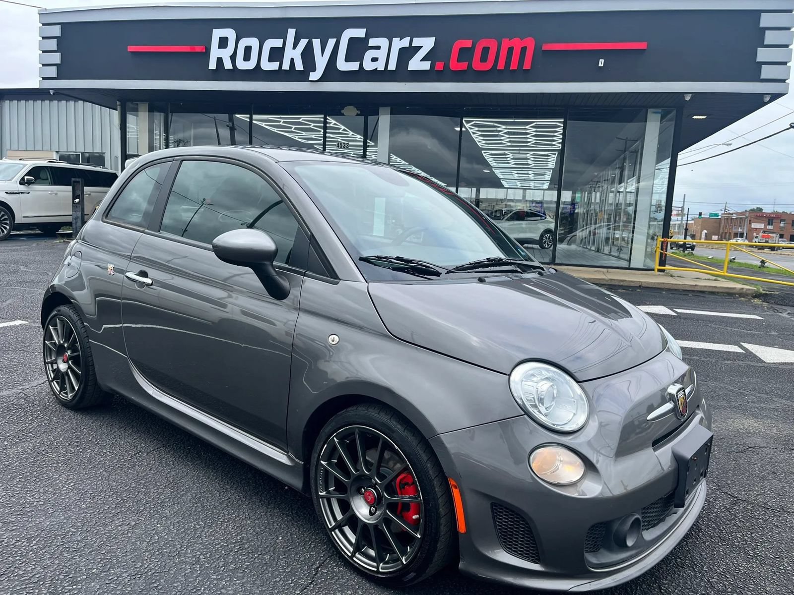 Used 2013 FIAT 500 Abarth w/ Comfort/Convenience Group FWD image 1