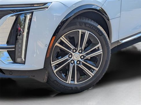 New 2026 Cadillac Lyriq Premium Luxury image 2