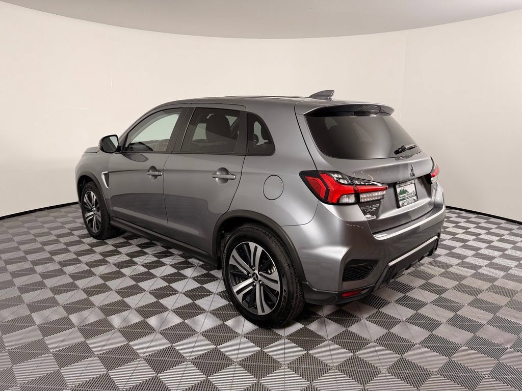 Used 2025 Mitsubishi Outlander Sport SE AWD/4WD image 11