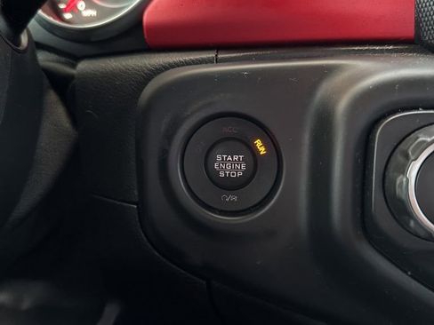 Used 2018 Jeep Wrangler Unlimited Rubicon image 13