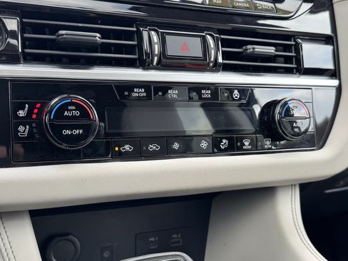 Used 2022 Nissan Pathfinder Platinum w/ Cargo Package image 10