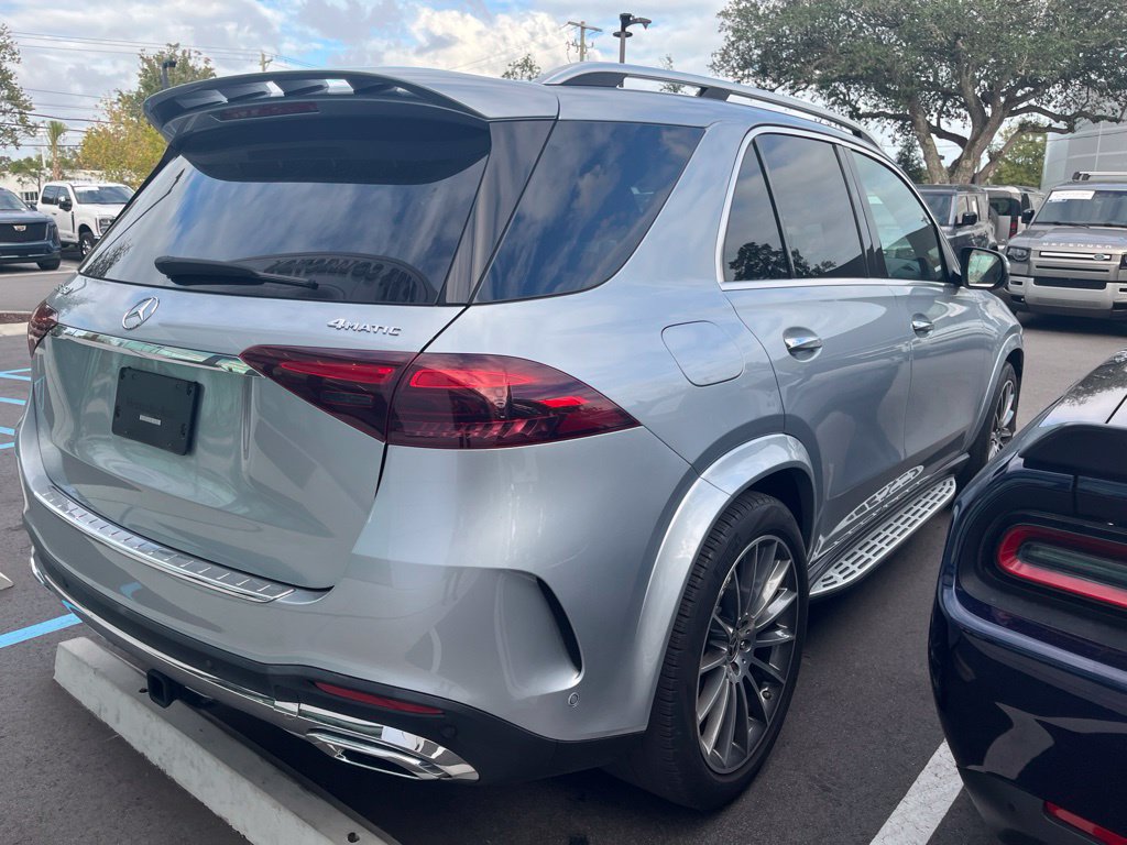 Used 2024 Mercedes-Benz GLE 450 4MATIC w/ AMG Line Exterior image 5