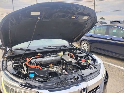 Used 2017 Honda Accord Touring image 44