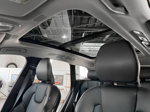 Used 2023 Volvo XC60 B5 Core image 42