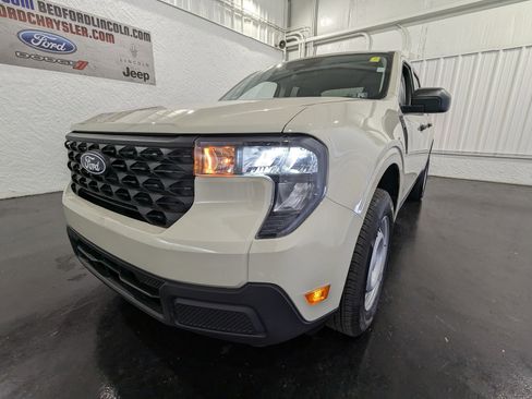 Used 2025 Ford Maverick XL image 3