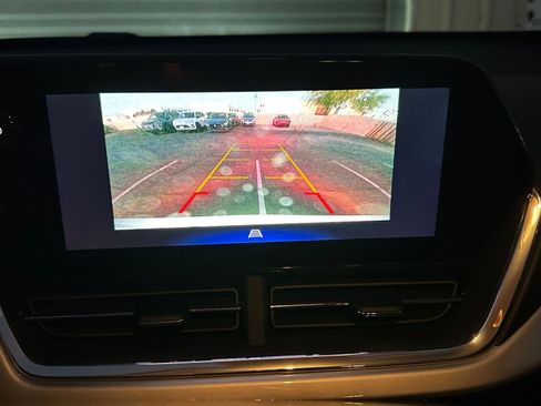 Used 2025 Chevrolet Trax LT image 17